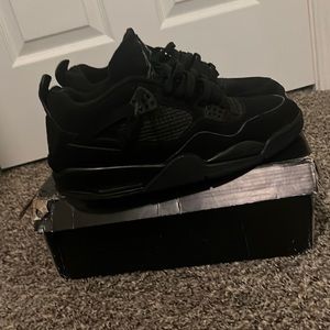 Black Cats(Air Jordan 4 Retro)